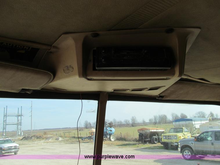 image for item E3585 1984 International C09670 water truck