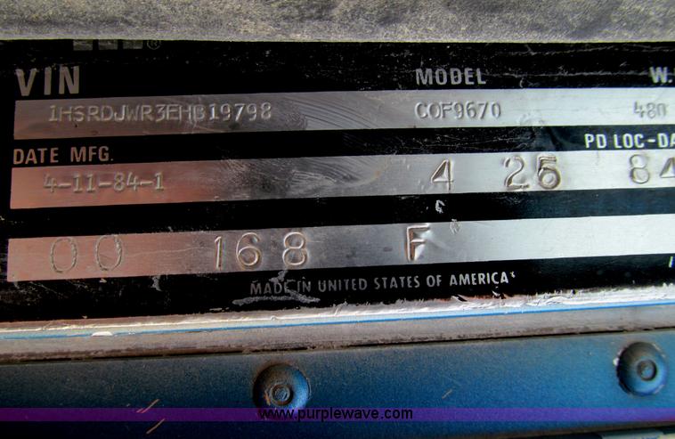 image for item E3585 1984 International C09670 water truck