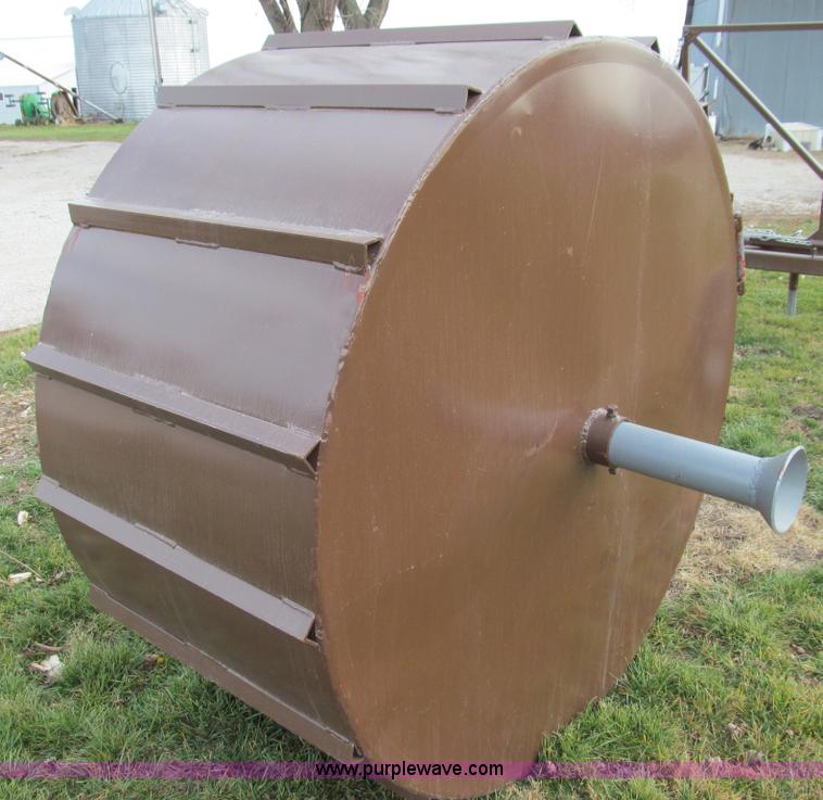 Nifty 37 feed dispenser in Linneus, MO Item E3592 sold Purple Wave