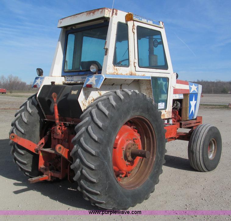 image for item E5738 1976 Case 1570 Spirit of 76 tractor