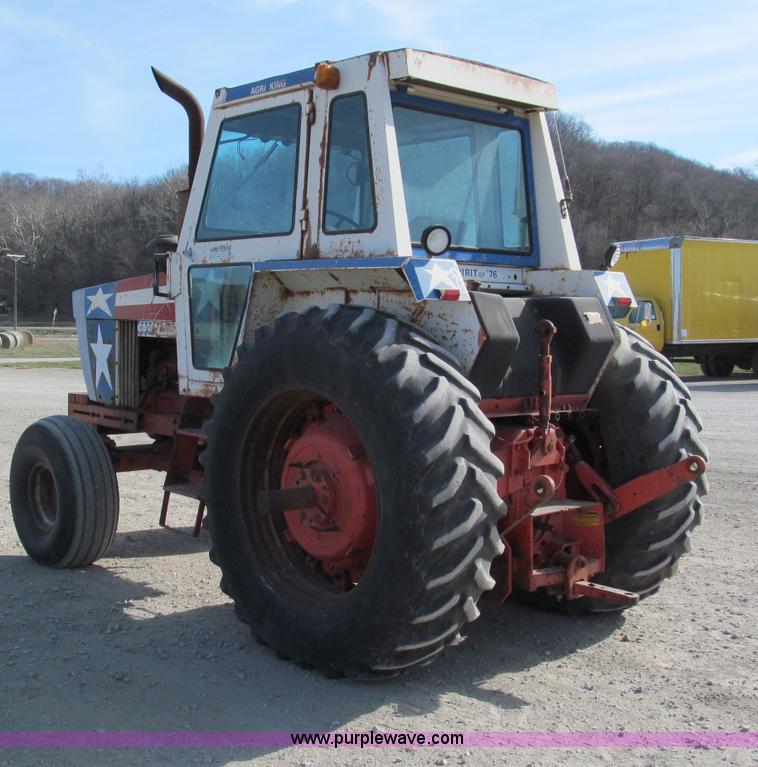 image for item E5738 1976 Case 1570 Spirit of 76 tractor