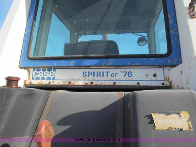 image for item E5738 1976 Case 1570 Spirit of 76 tractor