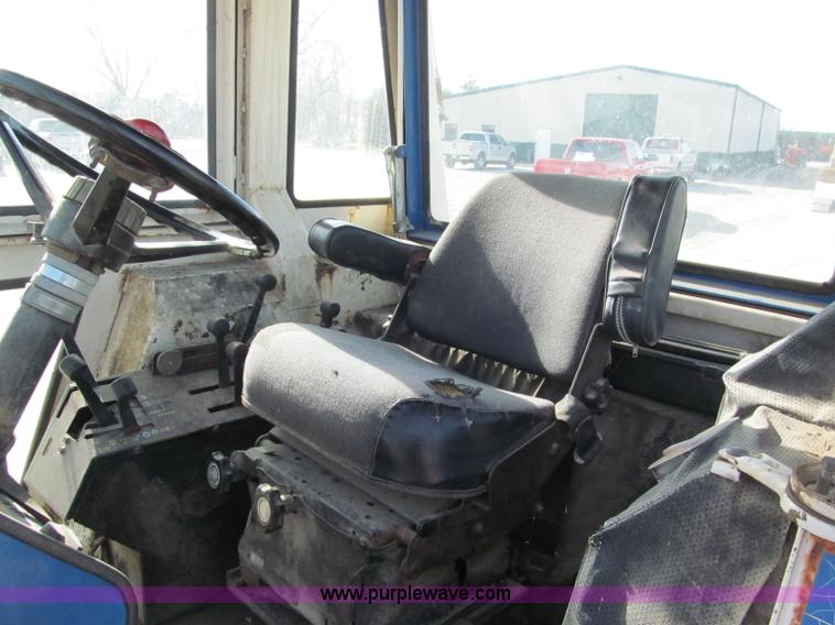 image for item E5738 1976 Case 1570 Spirit of 76 tractor