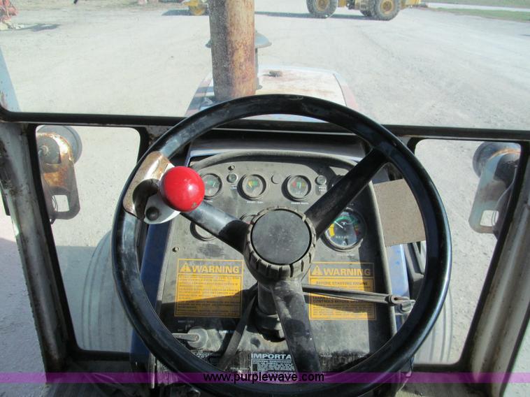 image for item E5738 1976 Case 1570 Spirit of 76 tractor