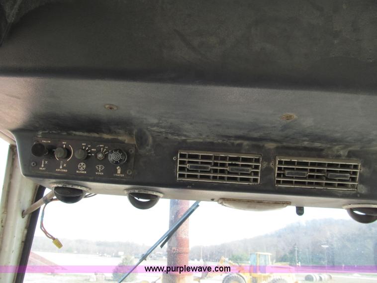 image for item E5738 1976 Case 1570 Spirit of 76 tractor