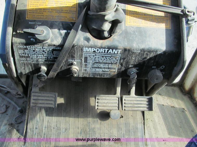 image for item E5738 1976 Case 1570 Spirit of 76 tractor