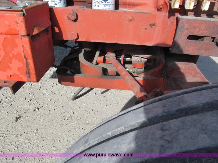 image for item E5738 1976 Case 1570 Spirit of 76 tractor