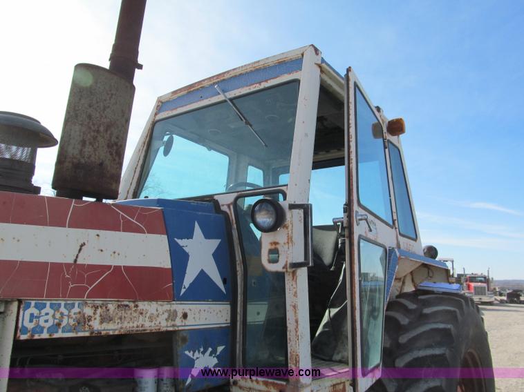 image for item E5738 1976 Case 1570 Spirit of 76 tractor