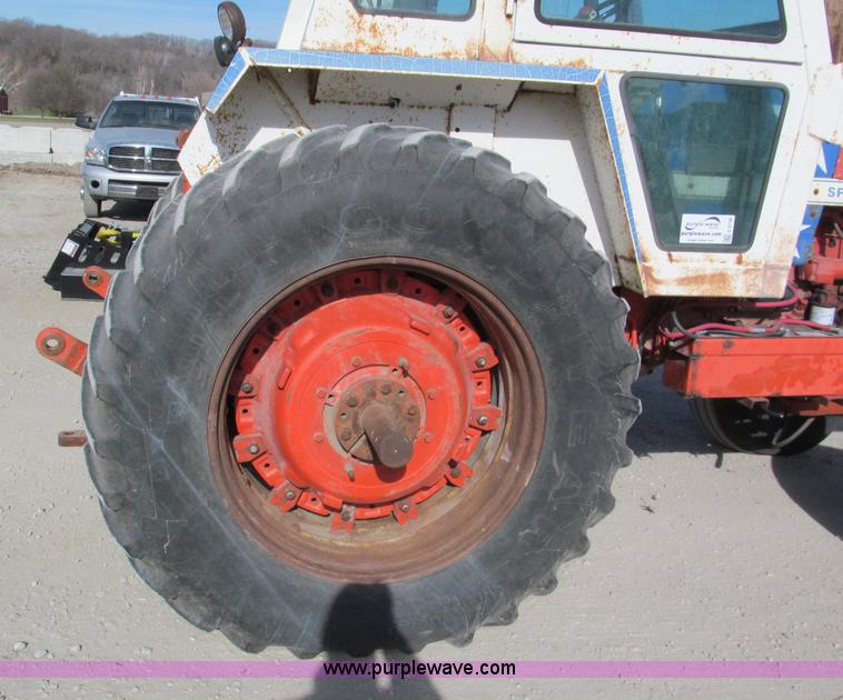 image for item E5738 1976 Case 1570 Spirit of 76 tractor