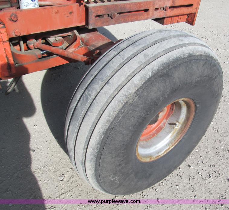 image for item E5738 1976 Case 1570 Spirit of 76 tractor