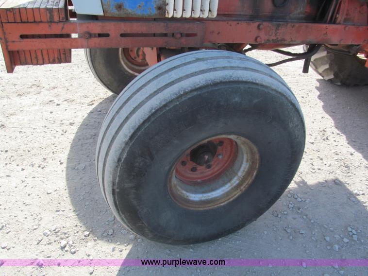 image for item E5738 1976 Case 1570 Spirit of 76 tractor