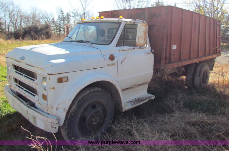 image for item E8178 1972 Chevrolet C50 truck