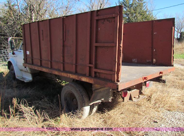 image for item E8178 1972 Chevrolet C50 truck