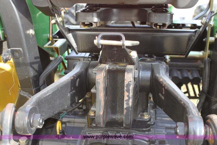 image for item E8236 2010 John Deere 4105 MFWD tractor
