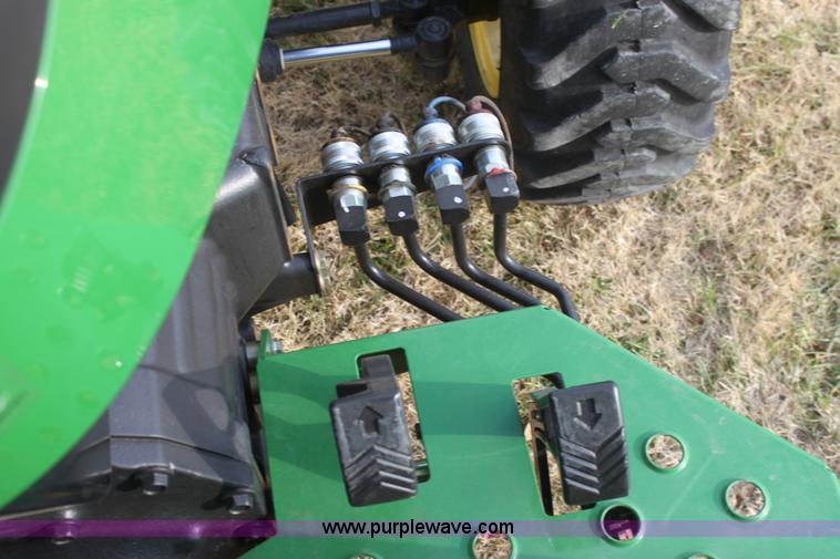 image for item E8236 2010 John Deere 4105 MFWD tractor