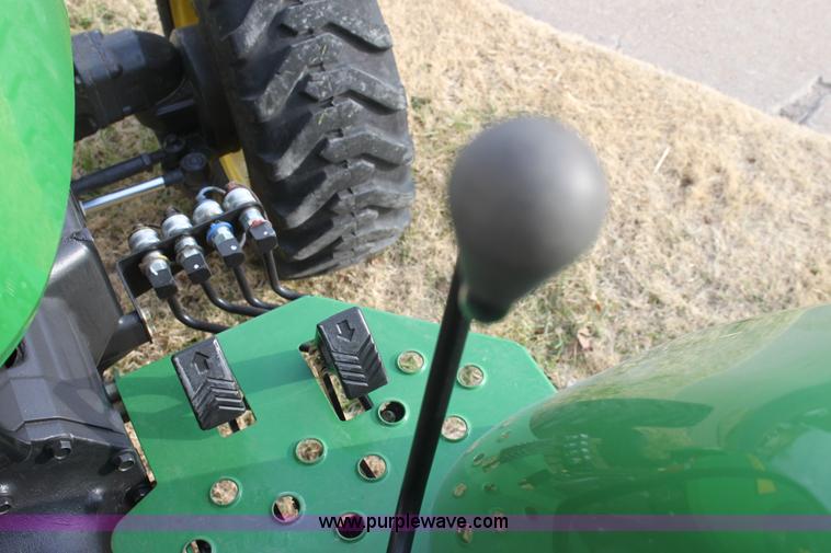 image for item E8236 2010 John Deere 4105 MFWD tractor