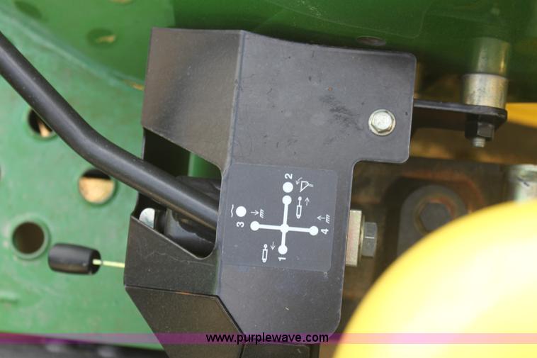 image for item E8236 2010 John Deere 4105 MFWD tractor
