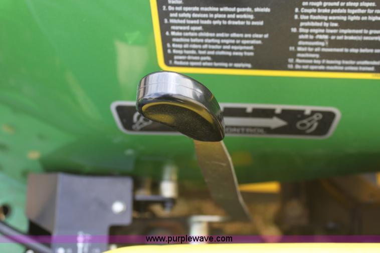 image for item E8236 2010 John Deere 4105 MFWD tractor