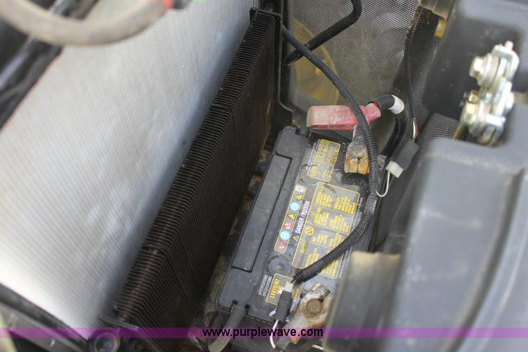 image for item E8236 2010 John Deere 4105 MFWD tractor