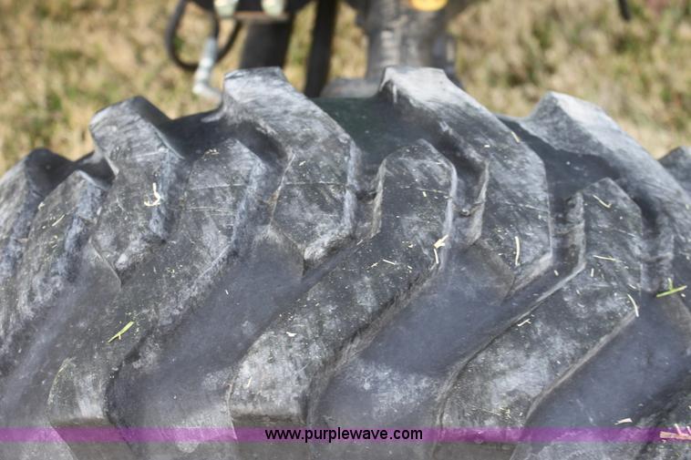 image for item E8236 2010 John Deere 4105 MFWD tractor