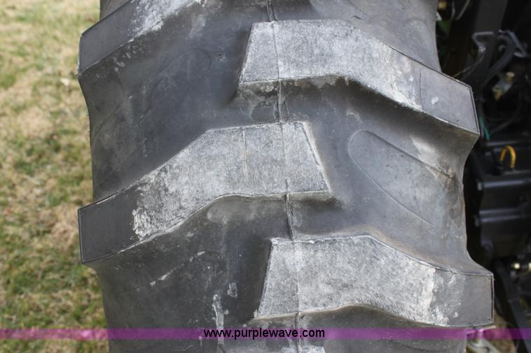 image for item E8236 2010 John Deere 4105 MFWD tractor