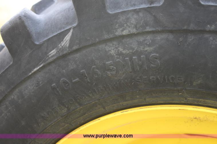 image for item E8236 2010 John Deere 4105 MFWD tractor