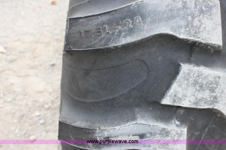 image for item E8236 2010 John Deere 4105 MFWD tractor