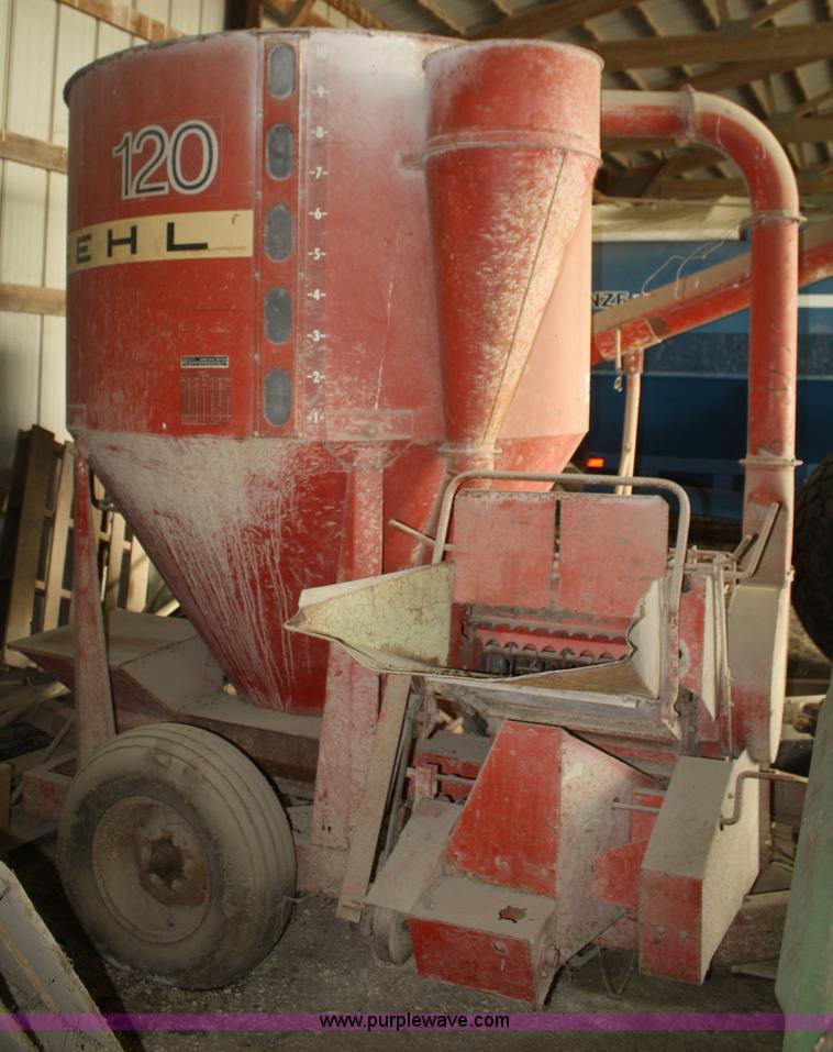 image for item F2727 Gehl 120XD grinder/mixer