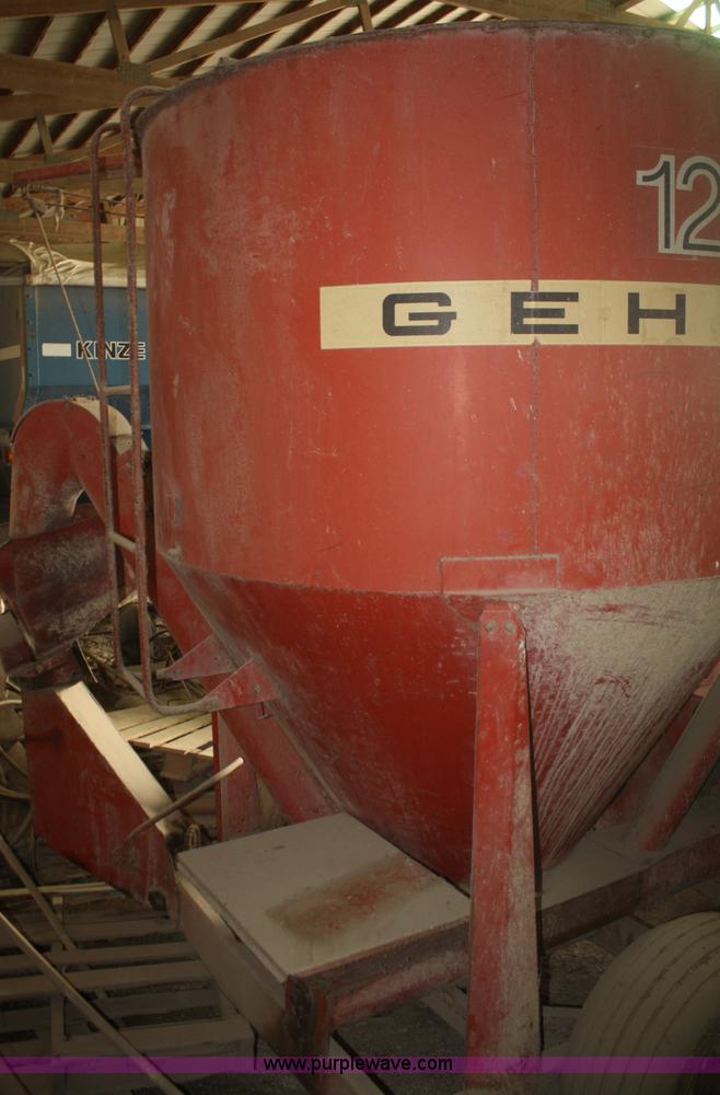 image for item F2727 Gehl 120XD grinder/mixer