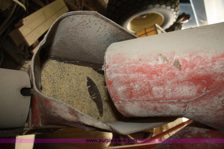 image for item F2727 Gehl 120XD grinder/mixer