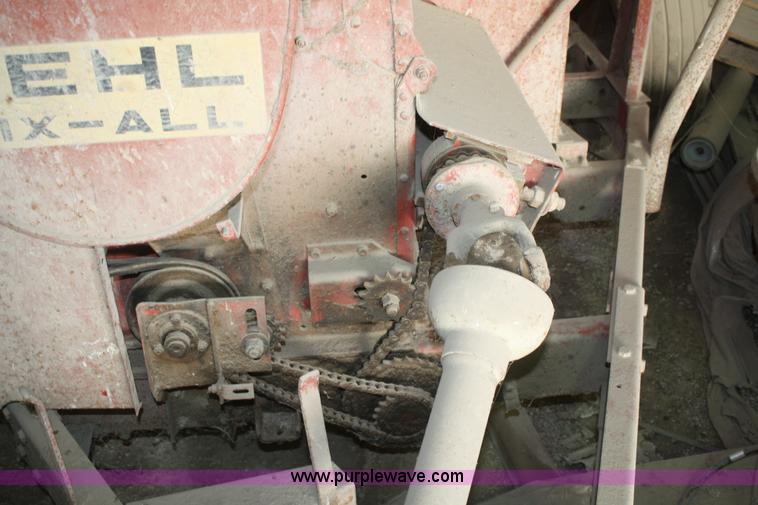 image for item F2727 Gehl 120XD grinder/mixer