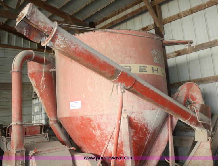 image for item F2727 Gehl 120XD grinder/mixer