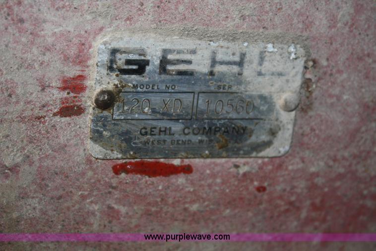 image for item F2727 Gehl 120XD grinder/mixer