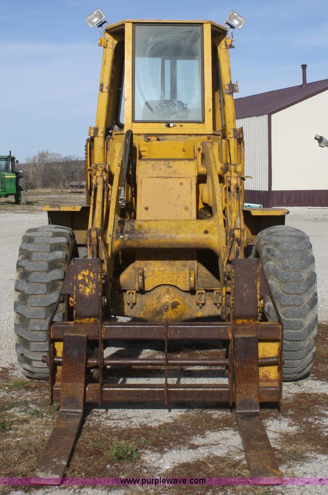 image for item F2728 1975 Caterpillar 920 wheel loader