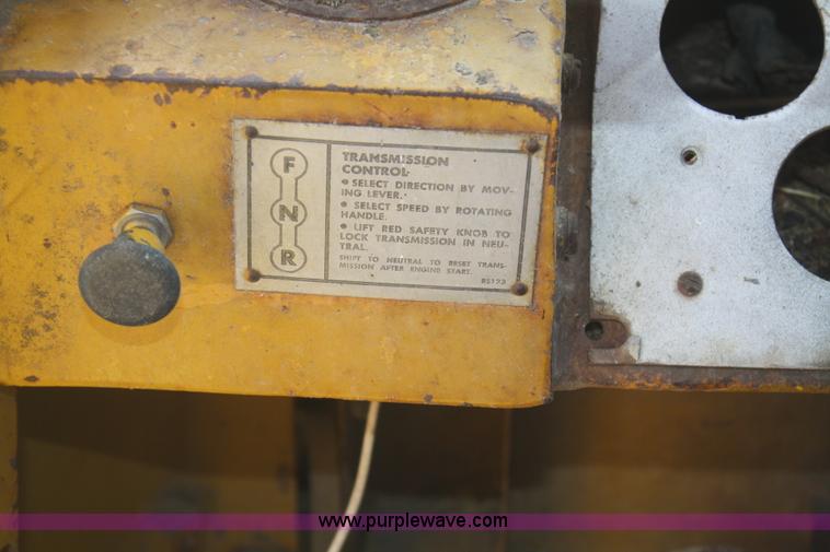 image for item F2728 1975 Caterpillar 920 wheel loader