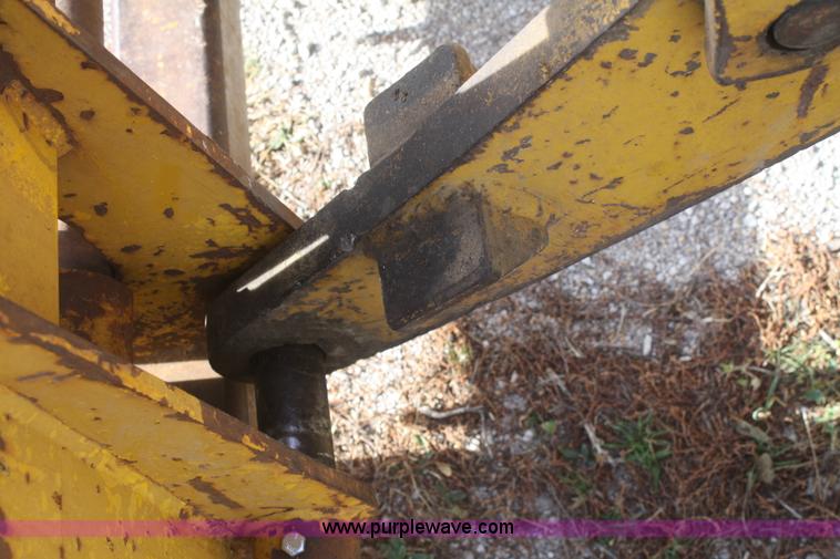 image for item F2728 1975 Caterpillar 920 wheel loader