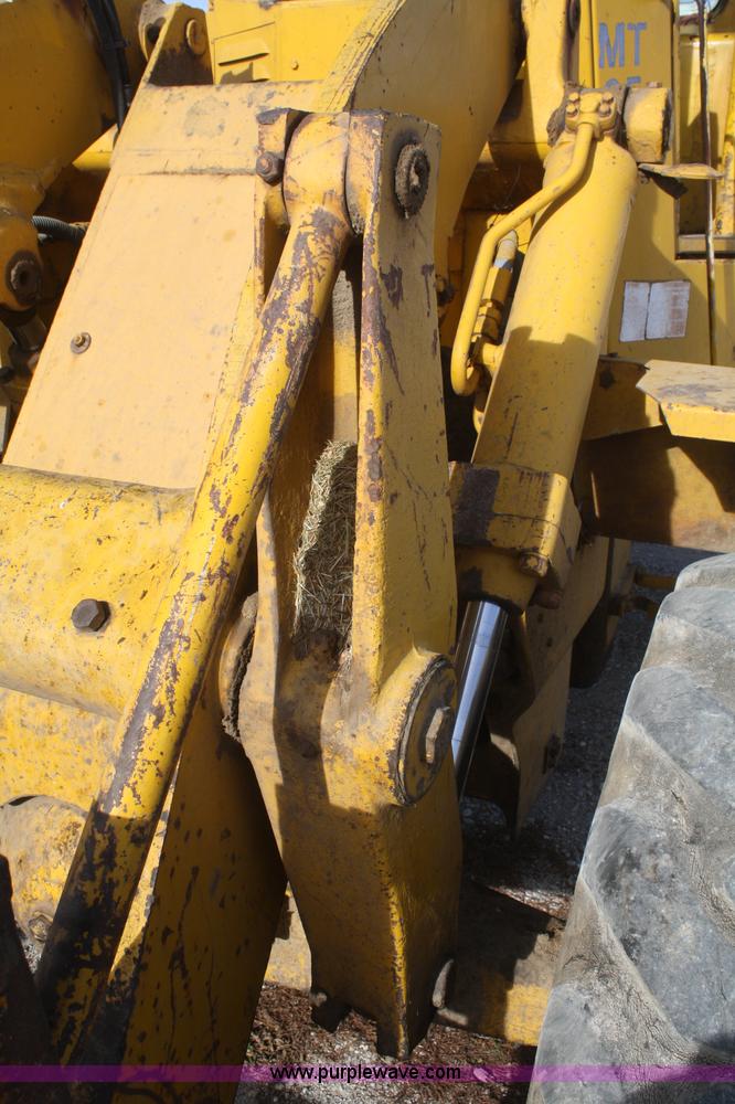 image for item F2728 1975 Caterpillar 920 wheel loader