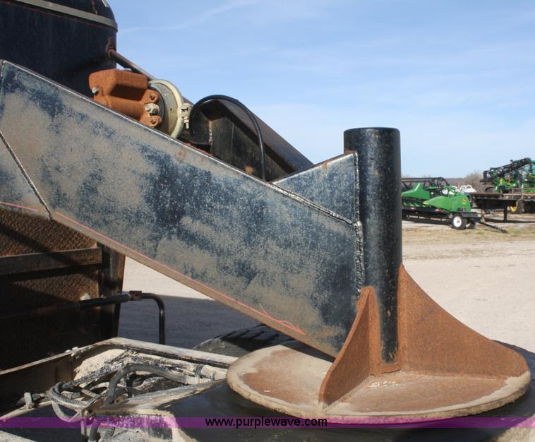 image for item F2731 1992 Coose 36' gooseneck livestock trailer