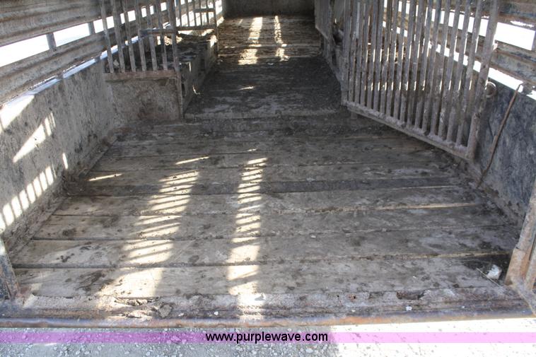 image for item F2731 1992 Coose 36' gooseneck livestock trailer