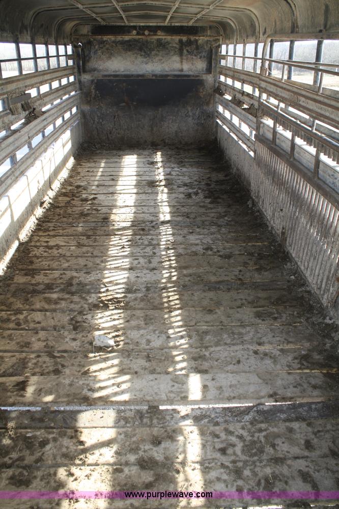 image for item F2731 1992 Coose 36' gooseneck livestock trailer