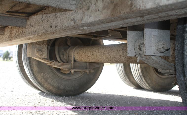 image for item F2731 1992 Coose 36' gooseneck livestock trailer