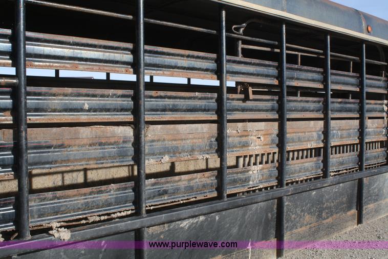 image for item F2731 1992 Coose 36' gooseneck livestock trailer