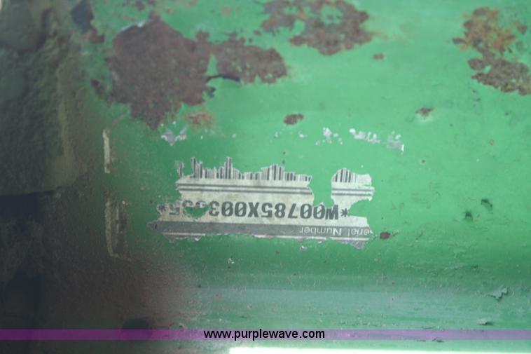 image for item F2732 John Deere 785 manure spreader