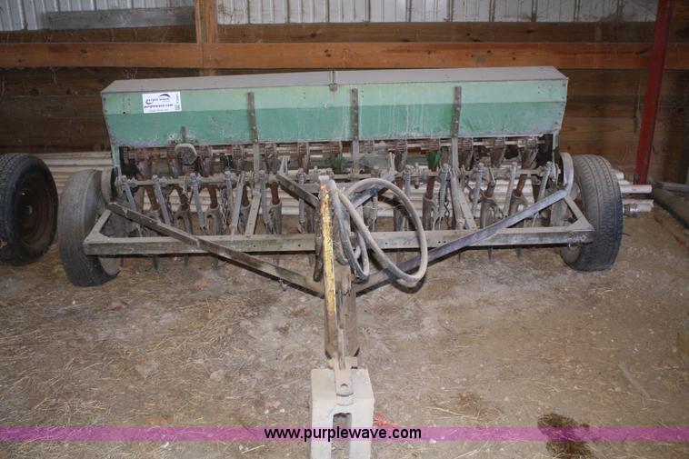 image for item F2901 John Deere FBA grain drill
