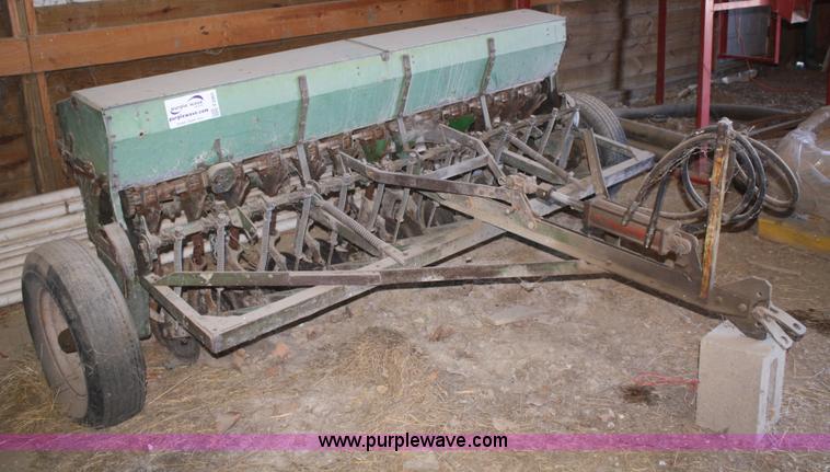 image for item F2901 John Deere FBA grain drill