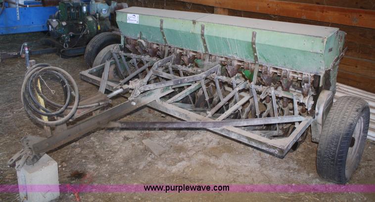 image for item F2901 John Deere FBA grain drill