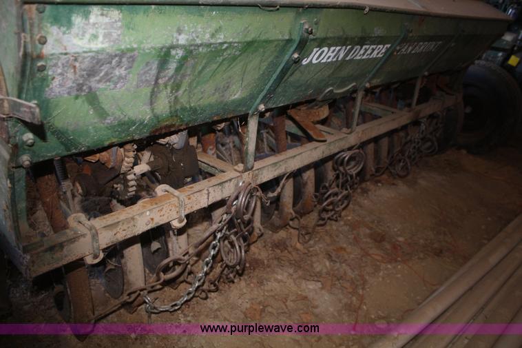 image for item F2901 John Deere FBA grain drill
