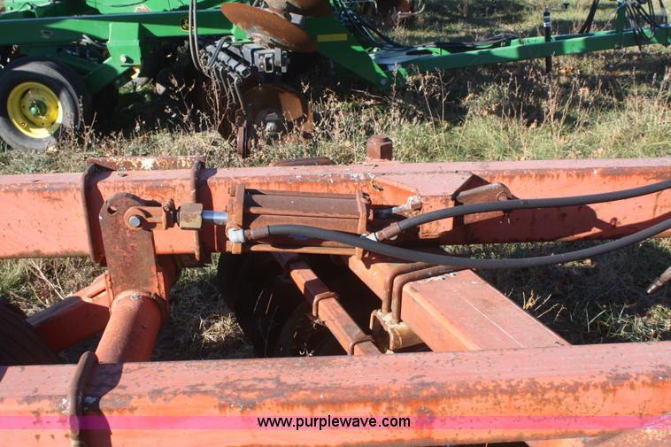 image for item F2902 Allis Chalmers 3100 offset disc