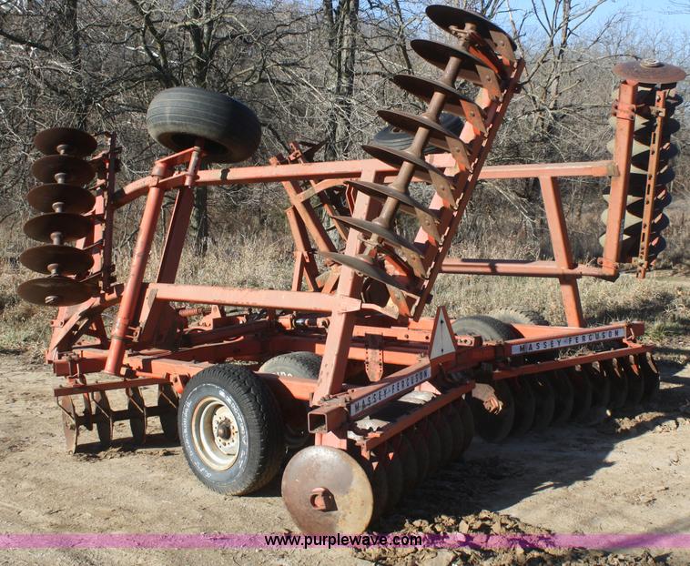 image for item F2903 Massey-Ferguson 820 disc