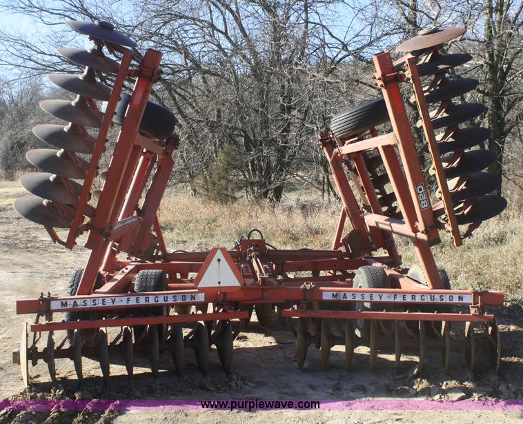 image for item F2903 Massey-Ferguson 820 disc